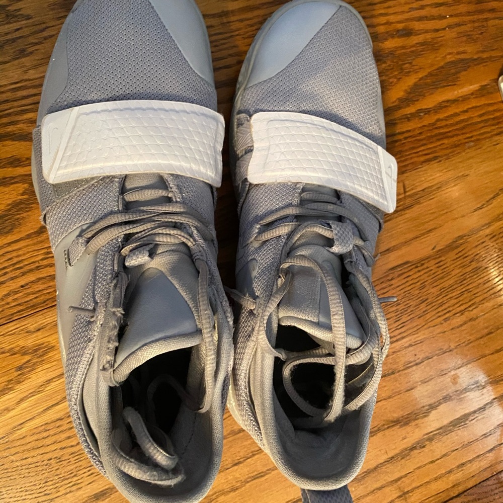 Women’s Nike PG 2.5 TB Basketball Shoes